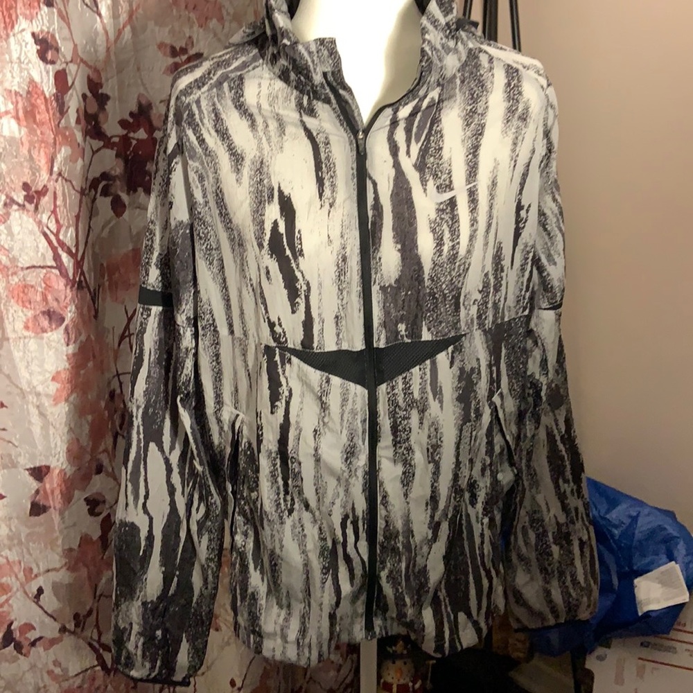 Nike zip up wind breaker style jacket size M grey and black marble design
